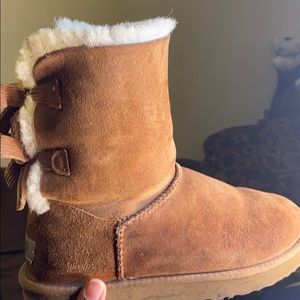 UGG BOOTS. Sz9